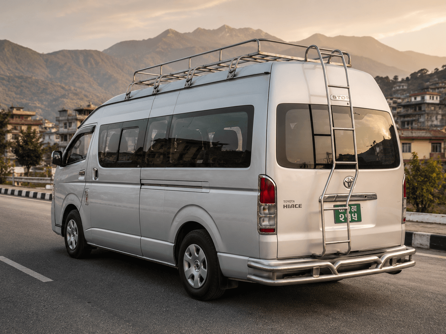 Toyota Hiace Van photo